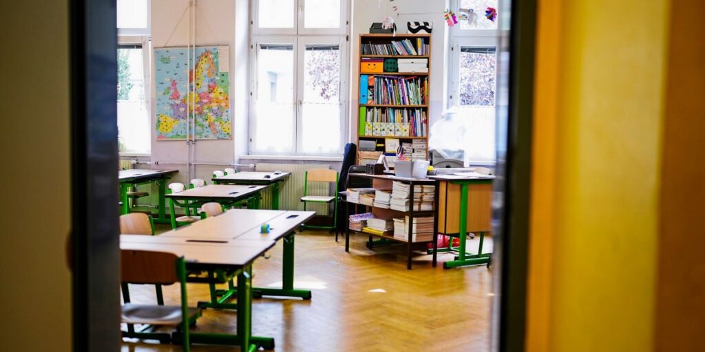 Regierung hebt starre Deutschvorgaben an Schulen auf