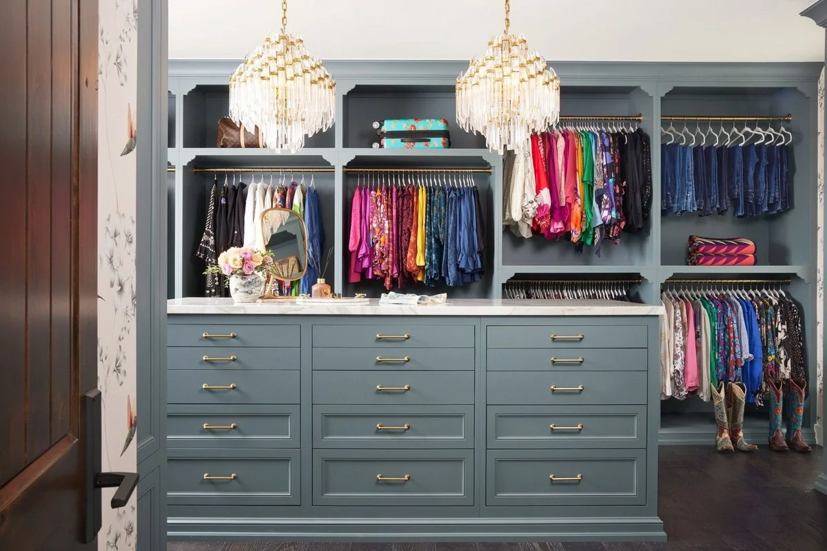 Das verborgene Menü in jedem Wiener Kleiderschrank: 10 Tricks, die Garderoben sofort zur Boutique machen - image 1